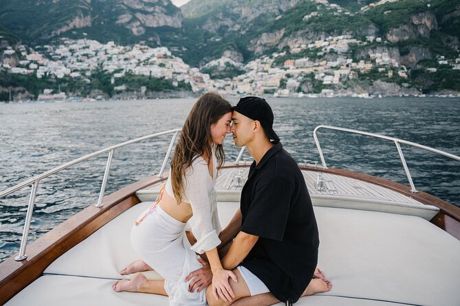 1.5-Hour Amalfi Sunset Cruise – Private Tour with Prosecco - Li Galli and the return to Positano