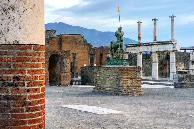 2.5-Hour Guided Tour of Pompeii with an Archaeologist - Why a guided walk helps at Pompeii