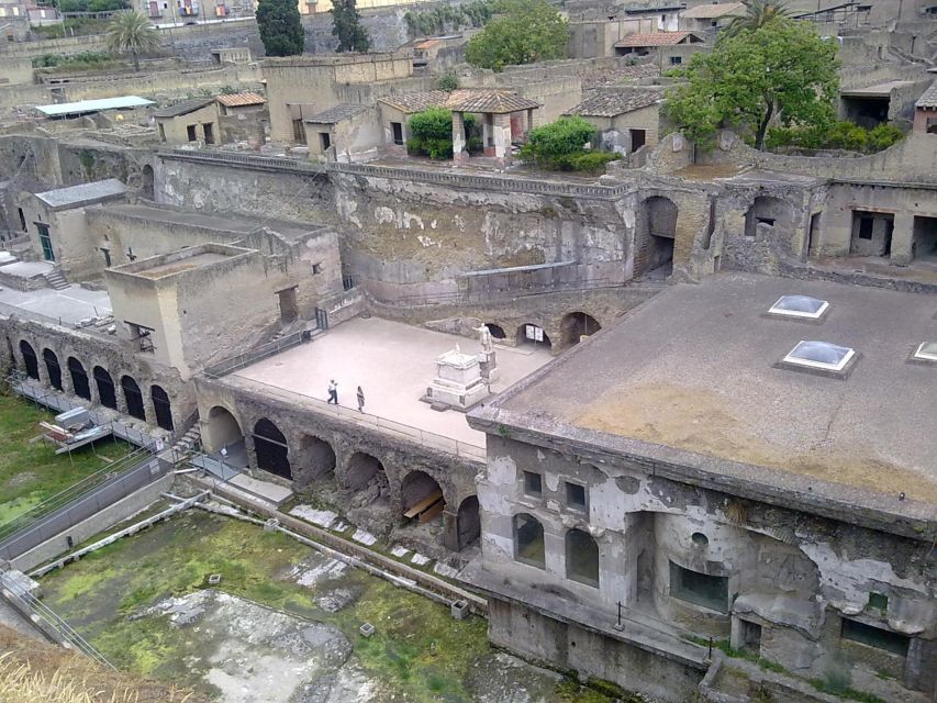 2-Hour Private Tour of the Ruins of Herculaneum - Why Herculaneum feels different from Pompeii