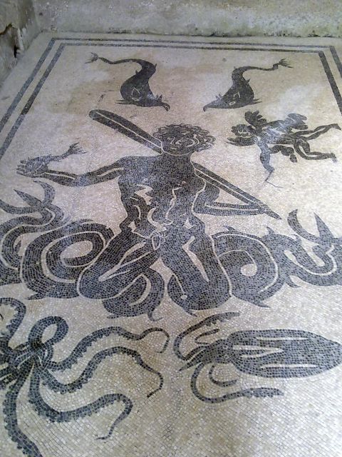 2-Hour Private Tour of the Ruins of Herculaneum - Starting at the marina and the 300 skeletons