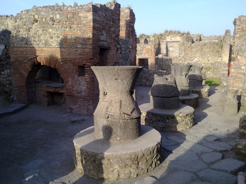 2-Hour Private Walking Tour of Pompeii - The former red-light district and Roman frescoes