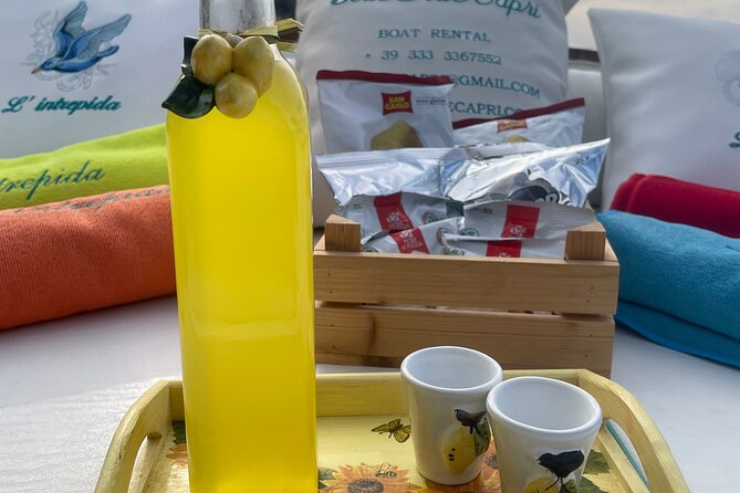 2 Hours Guided Sunset Tour of the Island of Capri with Aperitif - Meeting at Piazza Angelo Ferraro at 6 pm