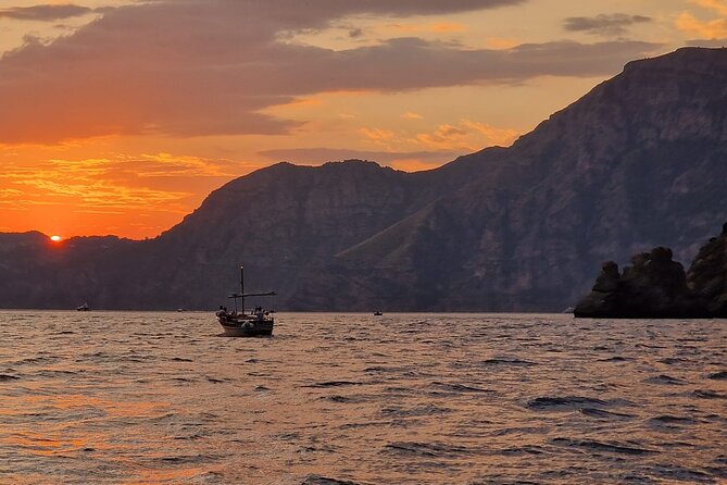 2 Hours Sunset Cruise of Positano - Sunset, photos, and a little romance