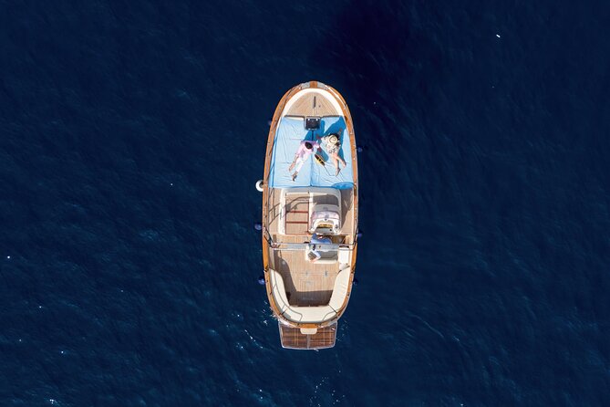 3-hour private boat tour of Capri - Rough water can change the day