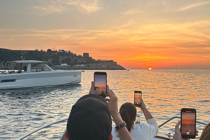 3-Hour Private Sunset Boat Tour in Sorrento - What is served on board