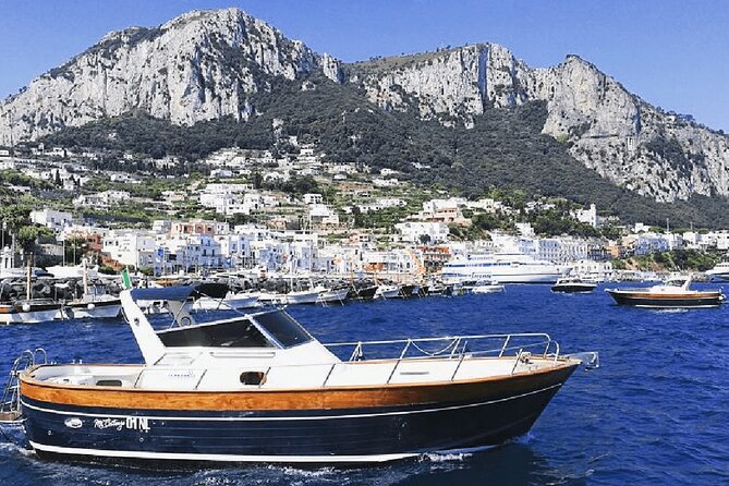 3 hours Comfortable Capri Private Tour by Boat - Why seeing Capri by boat makes sense