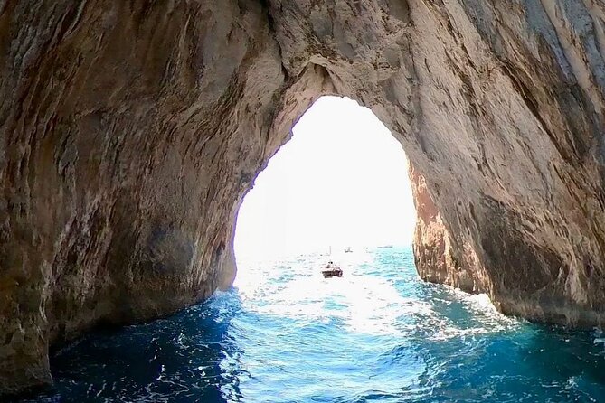 3 hours Comfortable Capri Private Tour by Boat - The Faraglioni: Capri’s essential sea view