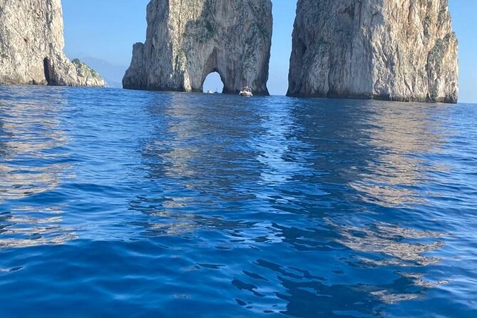 3 Hours Private Boat Tour of Capri with Pasta and Prosecco - The small-boat question matters more than the menu