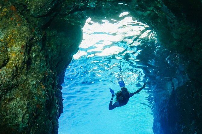 4-hour boat tour of the Amalfi Coast - Amalfi from the sea and Sant’Andrea Cave