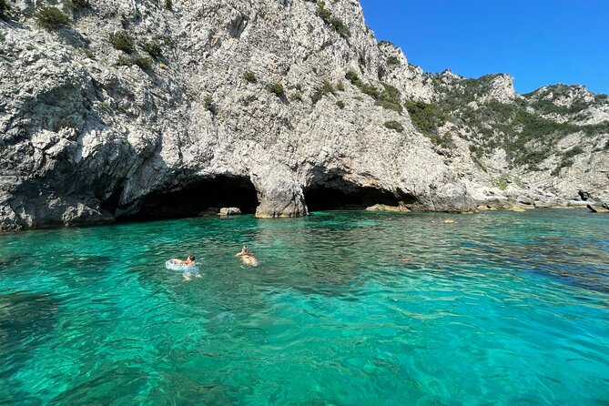 4 Hour Private Boat Tour of Capri - Villa Malaparte from the sea
