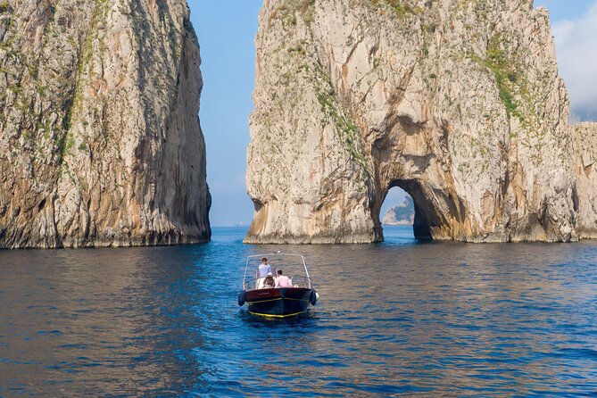 4 Hours Private Boat Tour of Capri - Passing beneath the Faraglioni rocks