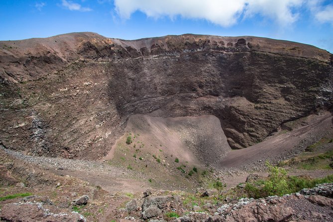 All Inclusive Pompeii, Vesuvius, wine tasting & light lunch - How the private vehicle changes the day