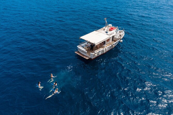 Amalfi Coast Escape with Lunch on Board, Swimming and Lots of Fun - Group Size, Crew Style, and Comfort
