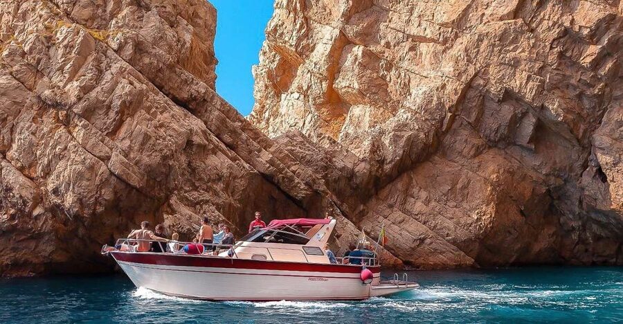 Amalfi Coast: Full-Day Cruise from Sorrento - Why seeing the Amalfi Coast by boat makes sense