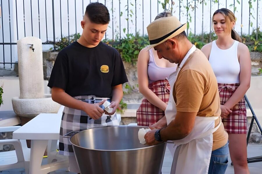 Amalfi Coast: Make Fresh Pasta, Mozzarella, & Tiramisù - Timing, group size, and the practical details