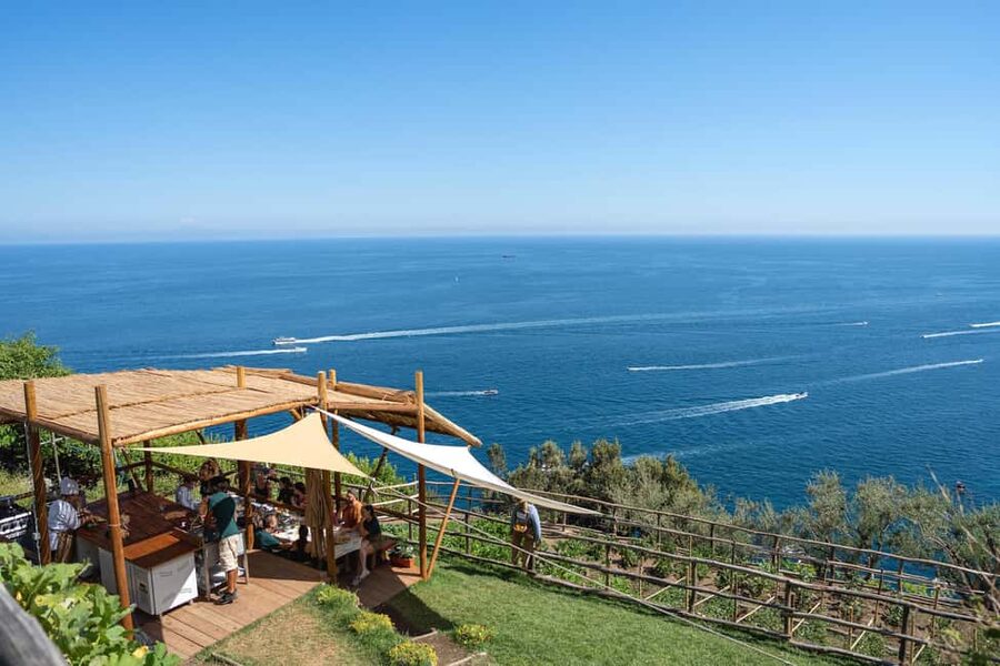 Amalfi Coast: Pizza & Mozzarella Class with Farmhouse visit - Making dough with pizzaiolo Silvio