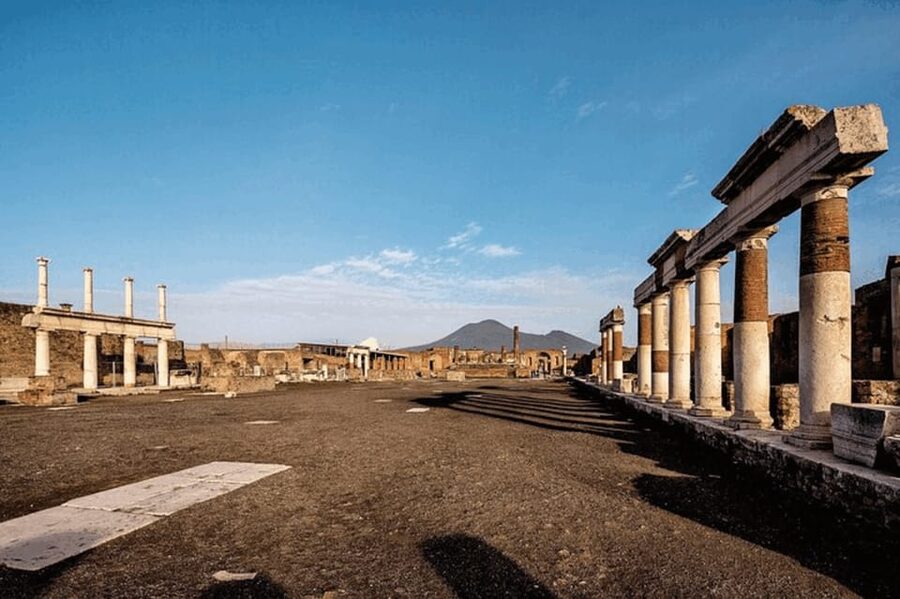Amalfi Coast: Pompeii Guided Tour with Skip-the-Line Entry - The Amalfi Coast pickup saves a difficult connection