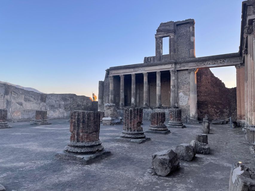 Amalfi Coast: Pompeii Ruins Guided Tour - Why Pompeii works best with an archaeologist