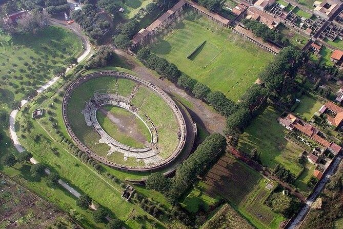 Amalfi Coast: Pompeii Small Group with Skip the Line Tickets - What the guide adds to the ruins