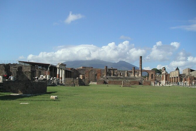 Amalfi Coast: Pompeii Small Group with Skip the Line Tickets - Lunch after Pompeii