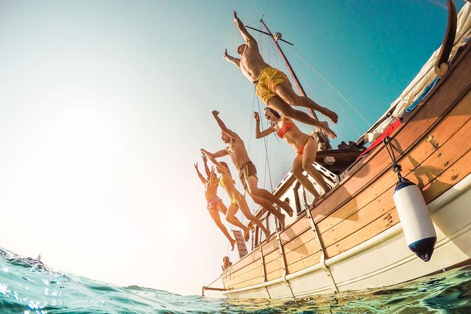 Amalfi Coast & Positano: Boat Tour with Snorkeling & Drinks - Approaching Positano from Capo Sottile