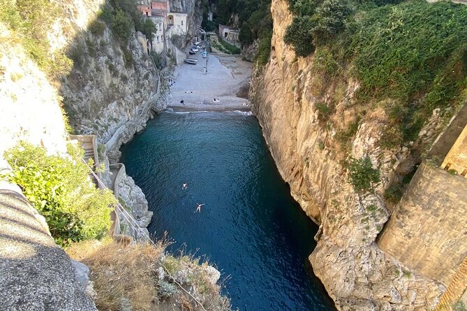 Amalfi Coast Private Day Tour with English speaking driver - Positano: a short walk to Spiaggia Grande
