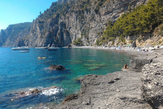 Amalfi Coast Private Tour from Sorrento - Premium 28ft Boat - The waterfront lunch break is a flexible luxury