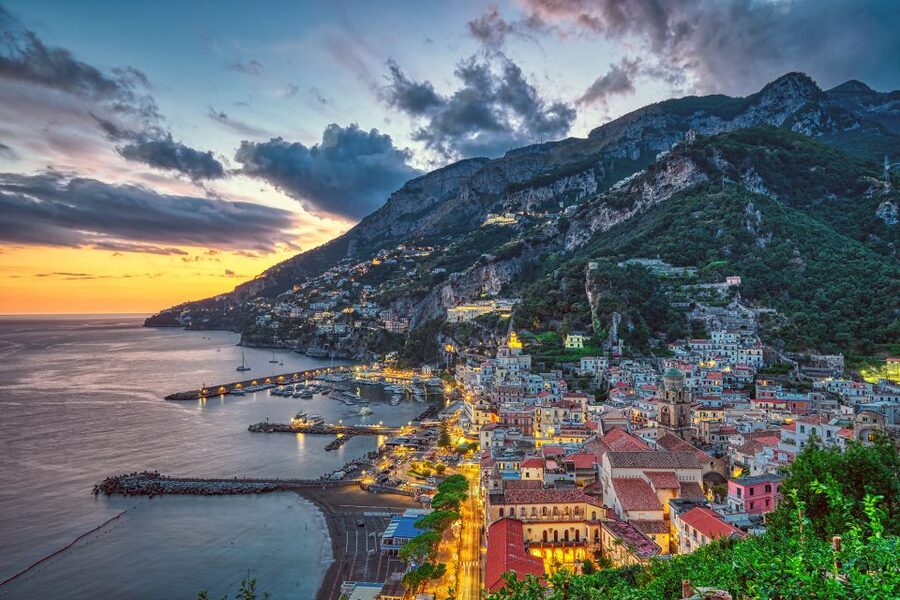 Amalfi Coast: Romantic Sunset Cruise with Music & Cocktails - Music and the private-boat advantage