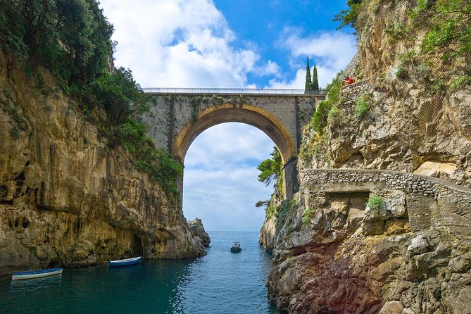 Amalfi Coast Self-Drive Boat Rental - Lunch on shore or picnic under the cliffs