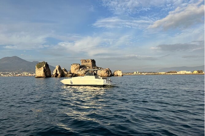 Amalfi Coast Sharing boat tour from Sorrento - One and a half hours in Positano