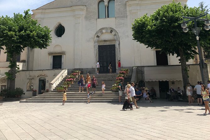 Amalfi Coast Sharing tour - Semiprivate - Lunch at a traditional restaurant
