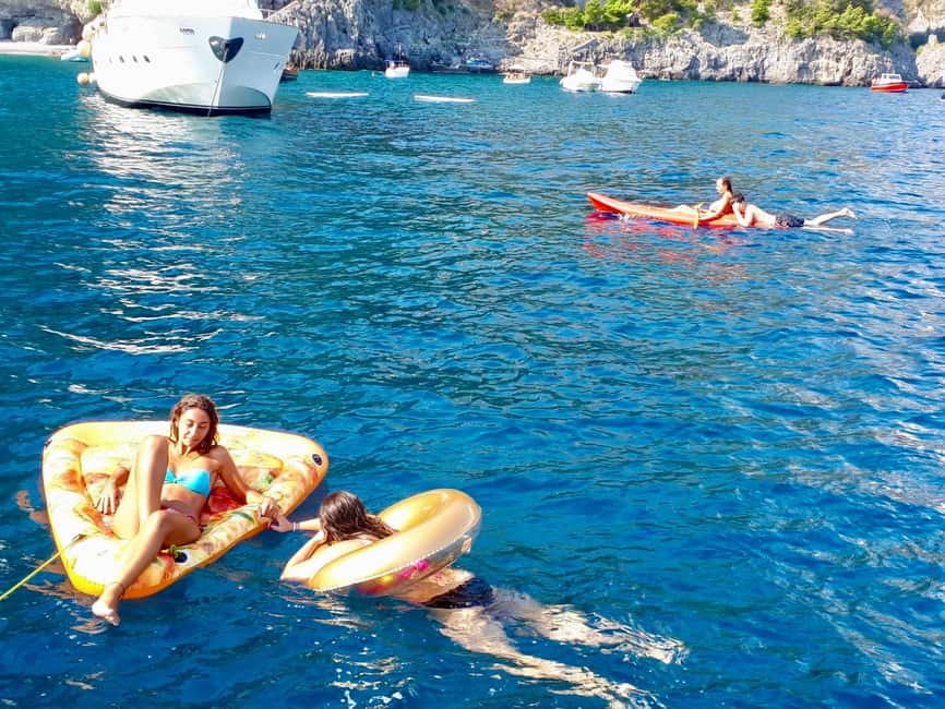 Amalfi coast small-group boat tour w/ drinks & sandwich - Drinks, music, and the Italian feel