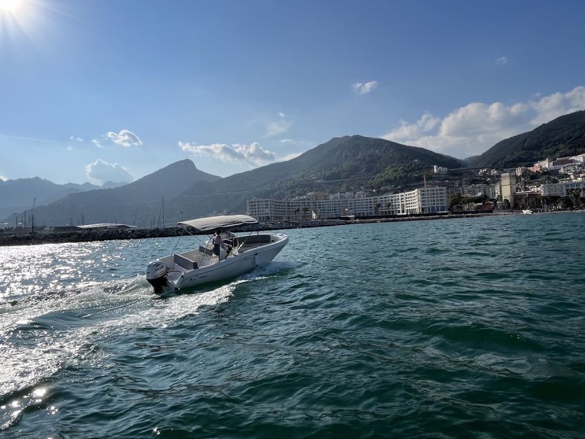 Amalfi coast tour with skipper from Salerno to Positano - Positano brings the famous postcard view