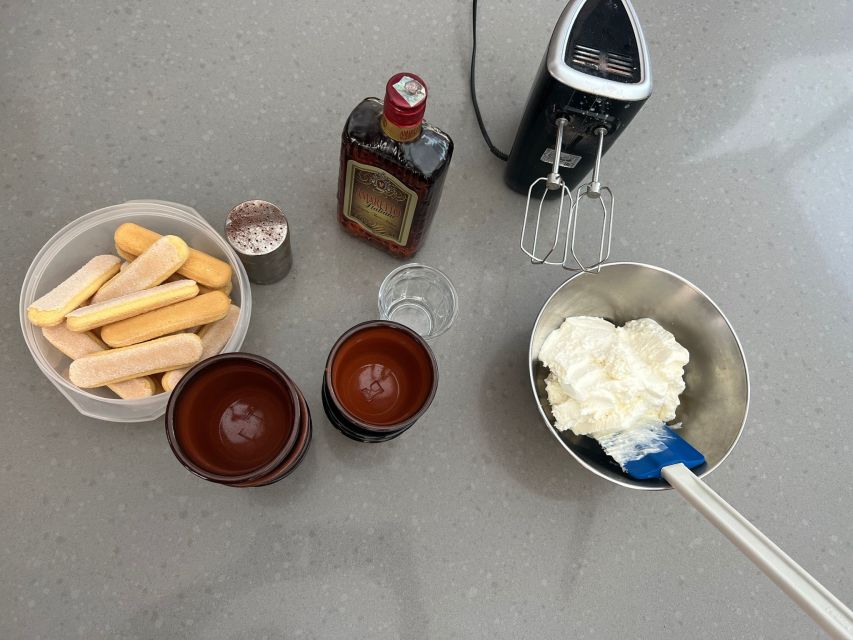 Amalfi Cooking class: Tiramisù, mozzarella and Pasta - Cooking with a family in Pianillo