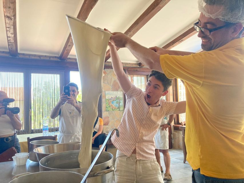 Amalfi Cooking class: Tiramisù, mozzarella and Pasta - Making tagliatelle by hand