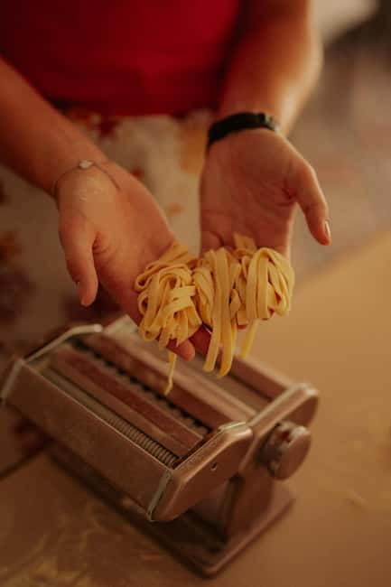 Amalfi: Cooking Class with Pasta, Mozzarella, and Tiramisù - Making mozzarella by hand