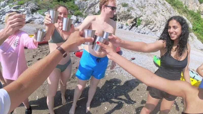 Amalfi: Kayak/Snorkel Tour to Pandora Cave with Lemon Spritz - What the guide adds to the day