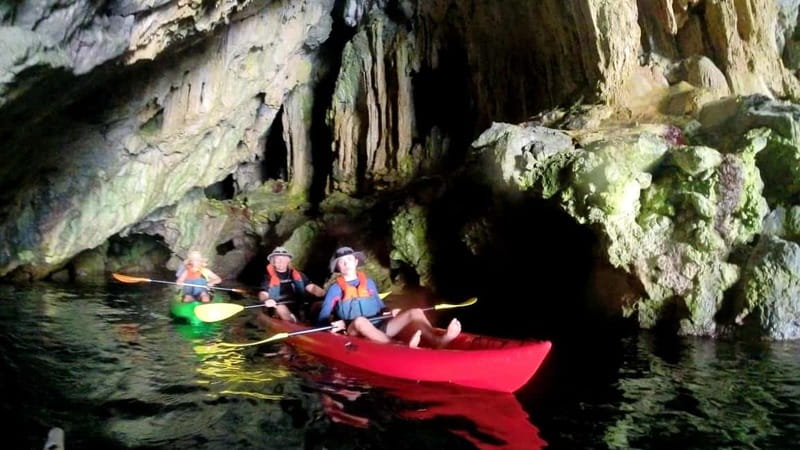 Amalfi: Kayak/Snorkel Tour to Pandora Cave with Lemon Spritz - Finding the starting point in Amalfi