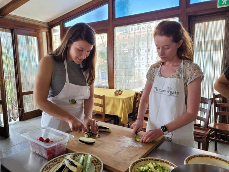 Amalfi: Make Gnocchi, Mozzarella and Tiramisù - Making Mozzarella with Milk from the Farm Cow
