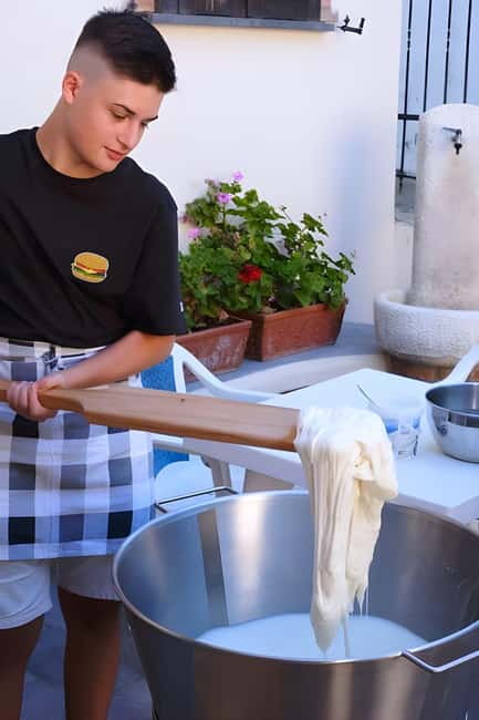 Amalfi: Milk the cows, Make Pasta, Mozzarella and Tiramisù! - What the three-hour schedule means