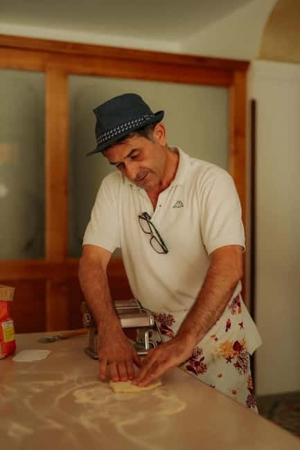 Amalfi: Tagliatelle, Mozzarella & Tiramisù Cooking Workshop - What the one to two hour schedule means
