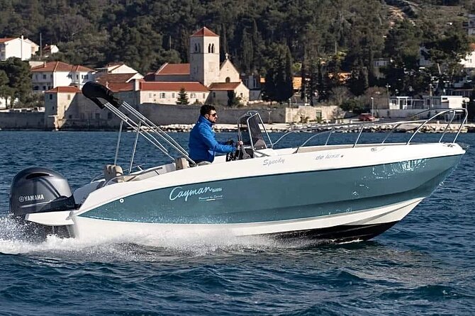 Amalfitan coast boat rent no license or with professional skipper - Lunch with a coastal view