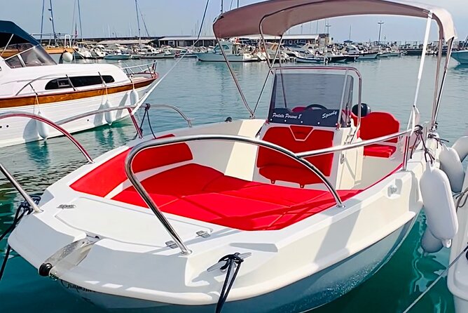 Amalfitan coast boat rent no license or with professional skipper - Choosing between self-drive and a professional skipper