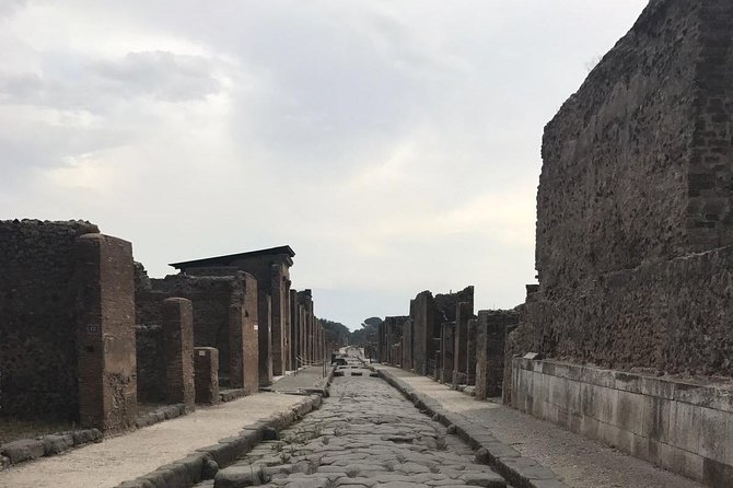 Ancient Pompei in the afternoon - Abundance Road and Pompeii’s ordinary streets
