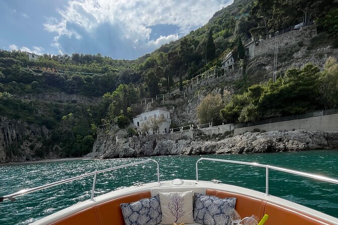 Boat and dinghy rental in Cetara on the Amalfi Coast - What comes with the speedboat