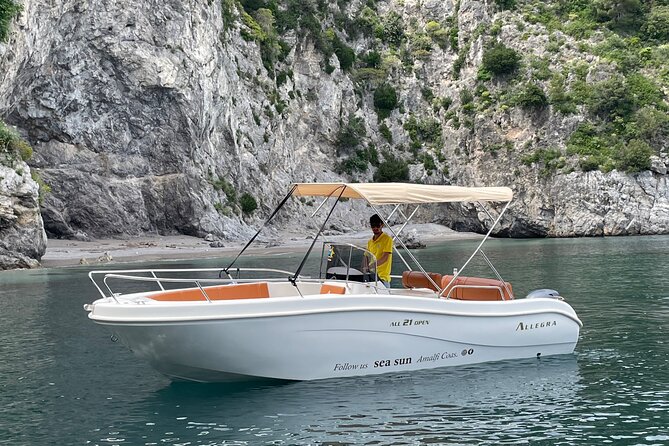 Boat and dinghy rental in Cetara on the Amalfi Coast - Atrani and Amalfi from the water