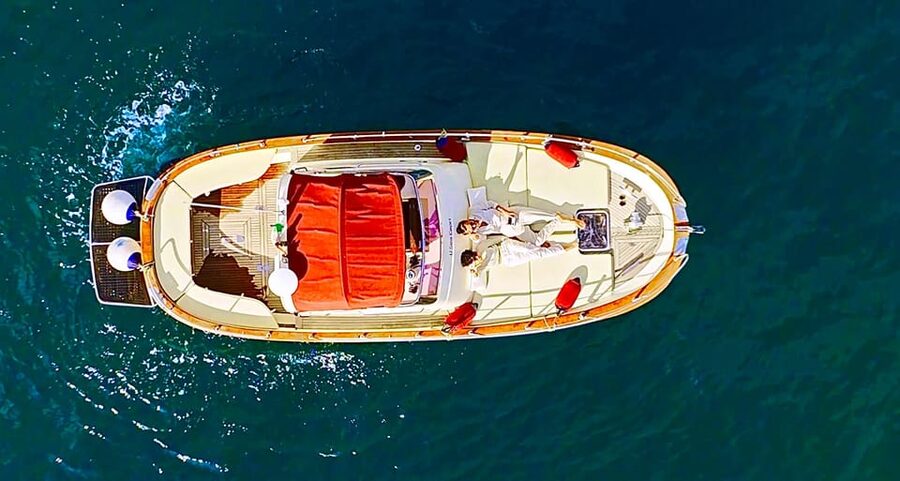 Capri: 2-hour boat tour of the caves and stacks - Who will enjoy this most