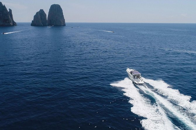 Capri and amalfi coast private boat day - Cruising past Capri’s caves and rock formations