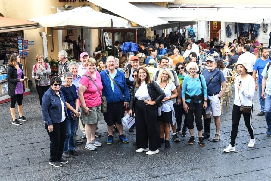 Capri and Anacapri: Sea and City Sightseeing Tour - Guides, languages, and the feel of the day