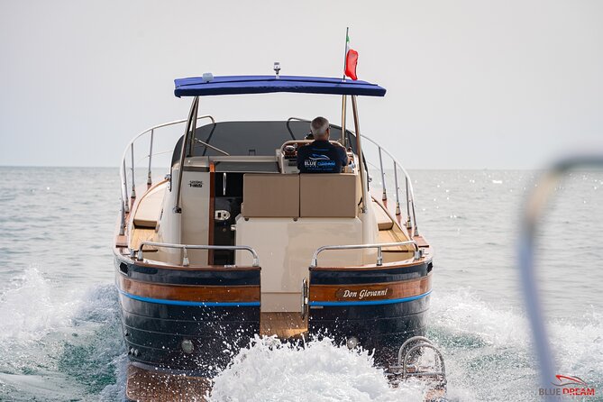 Capri Boat Tour for Small Groups - Swimming near L’isola dei Galli